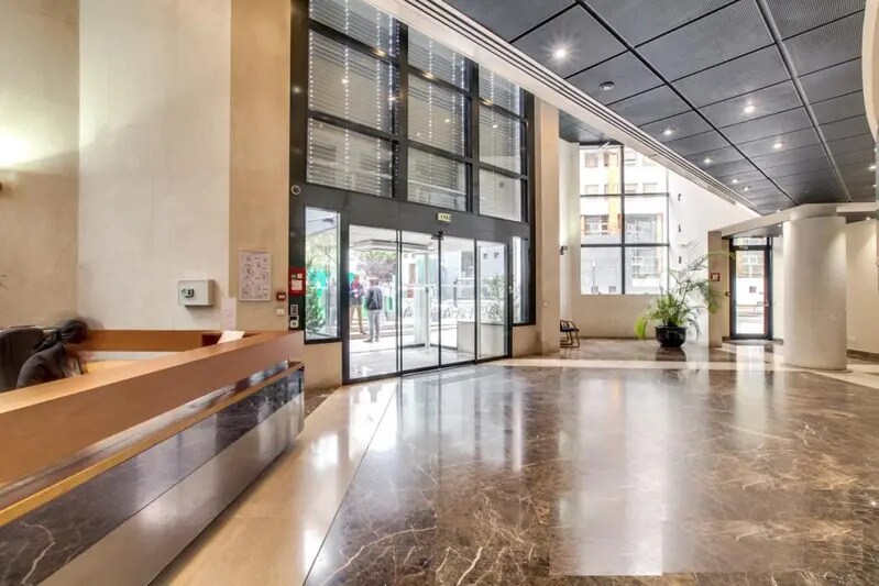 Bureau dans Boulogne-Billancourt à louer - Hall d’entrée – Image 2 sur 3