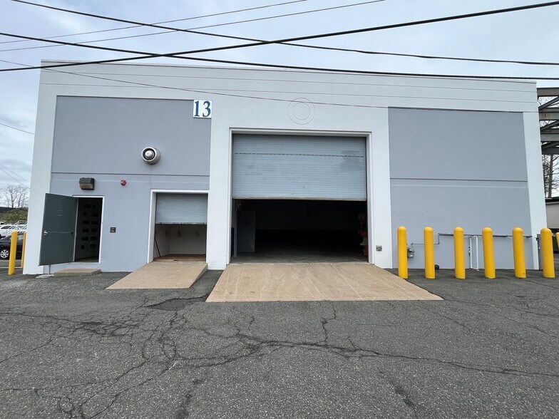 13 West St, East Hanover, NJ à louer - Photo de l’immeuble – Image 2 sur 10