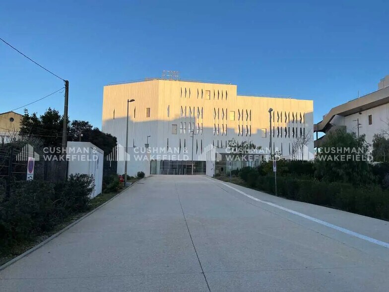756 Avenue Emile Bodin, La Ciotat à louer - Photo de l’immeuble – Image 3 sur 9