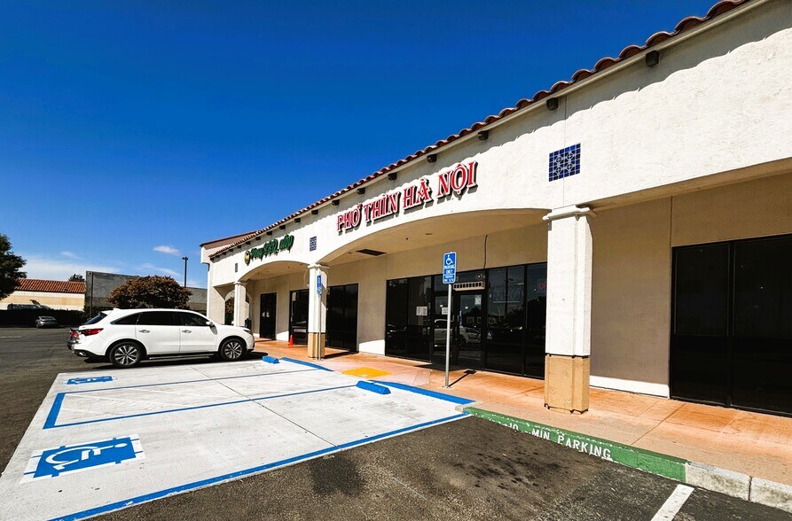 61 Serra Way, Milpitas, CA à louer - Photo de l’immeuble – Image 2 sur 15
