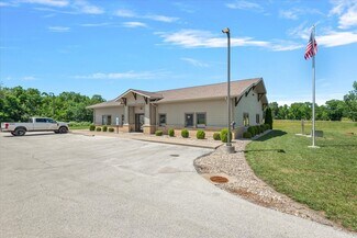Plus de détails pour 103 Centre Dr, Petersburg, IL - Bureau à vendre