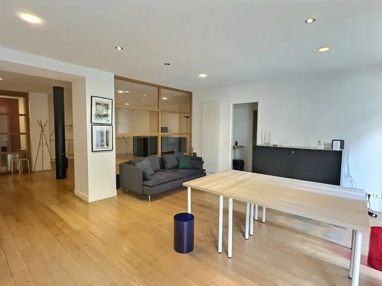 18 Rue Brunel, Paris à louer - Photo de l’immeuble – Image 3 sur 8