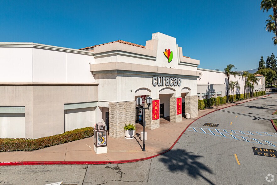 5533-5549 Philadelphia St, Chino, CA à louer - Photo de l’immeuble – Image 2 sur 11