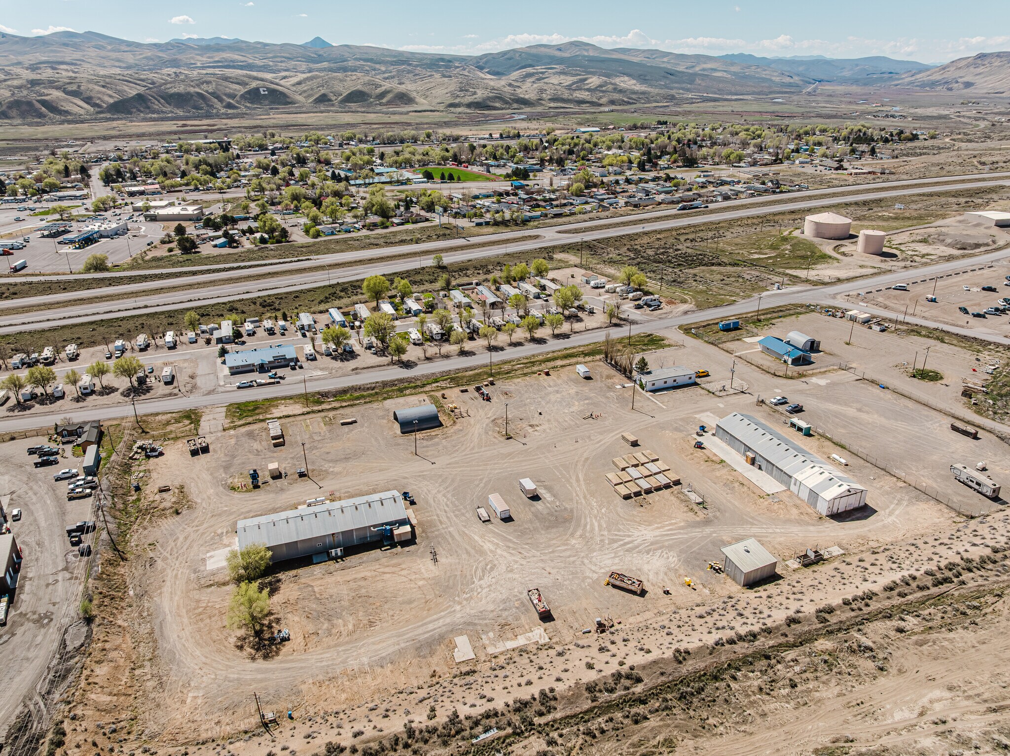 824 Poplar St, Carlin, NV à vendre Photo principale– Image 1 sur 108