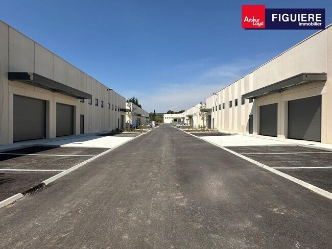 Plus de détails pour 291 Chemin Des Pinchinades, Les Pennes-Mirabeau - Local d’activités à vendre