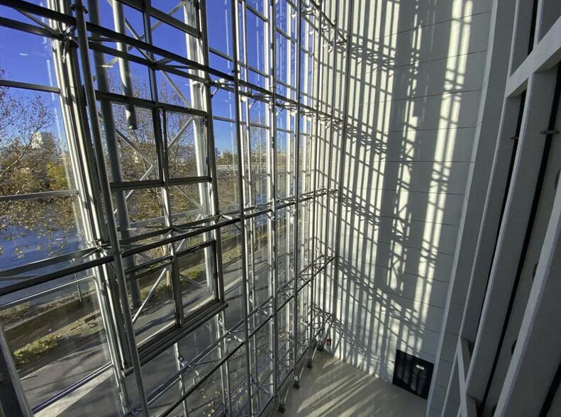 2-4 Rue De Charenton, Alfortville à louer - Hall d’entrée – Image 3 sur 3