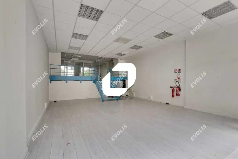 Local commercial dans Paris à vendre - Photo de l’immeuble – Image 1 sur 13