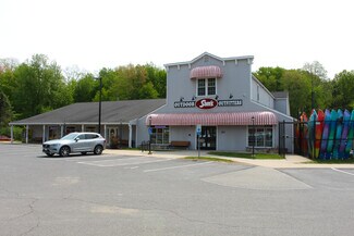 Plus de détails pour Sam's Outdoor Outfitters – Local commercial à vendre