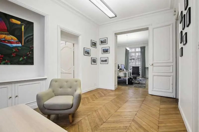 62 Rue La Boétie, Paris à louer - Photo de l’immeuble – Image 3 sur 14