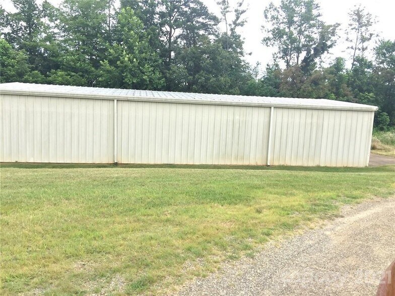 1035 Brandon Ln, Danbury, NC à vendre - Photo principale – Image 1 sur 4