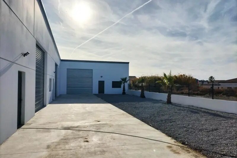 Local d’activités dans Béziers à louer - Photo de l’immeuble – Image 3 sur 3