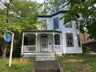 Plus de détails pour 516 Locust Ave, Charlottesville, VA - Bureau à louer
