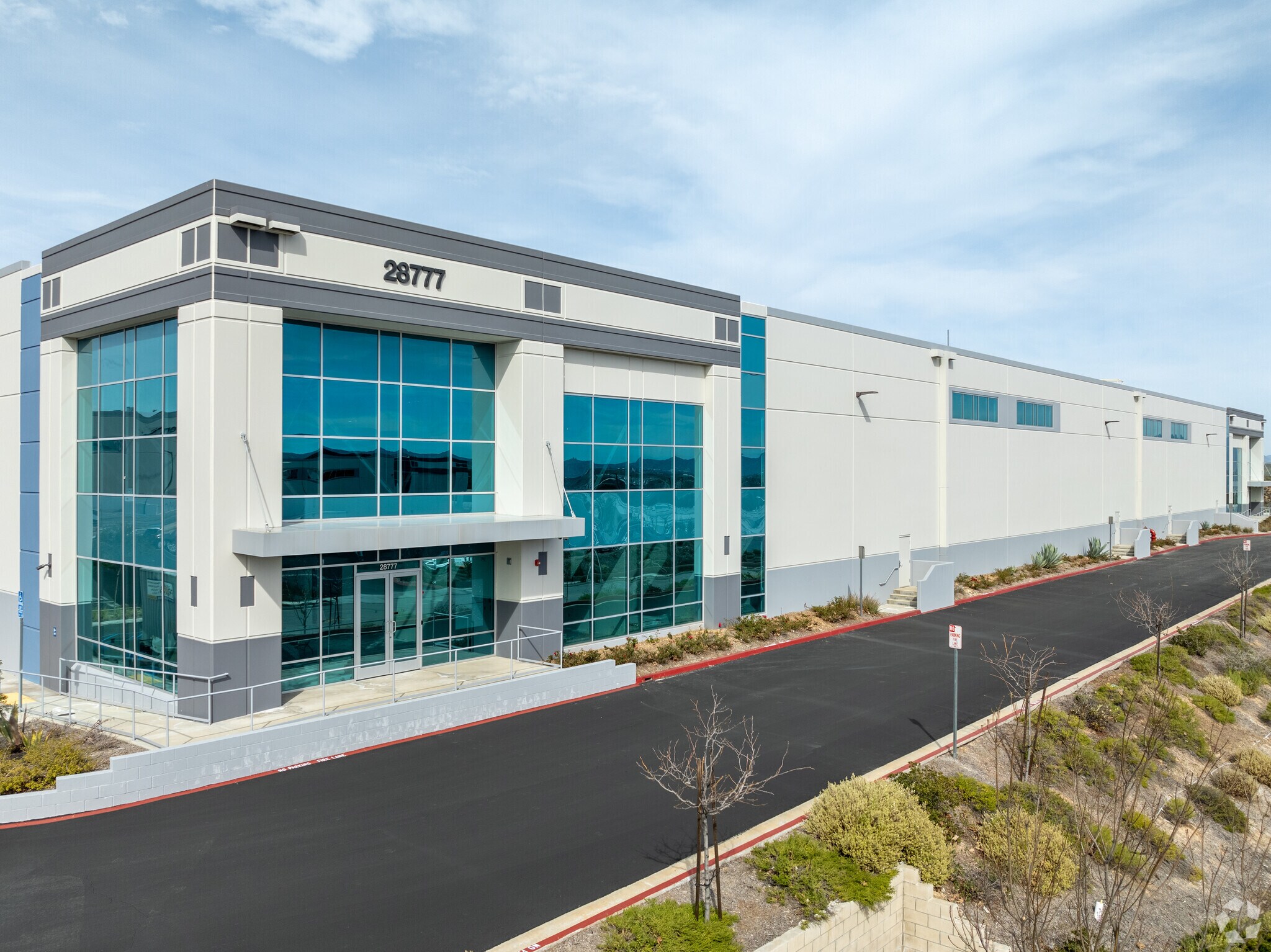 29040 Avenue Valley View, Valencia, CA à louer Photo principale– Image 1 sur 8