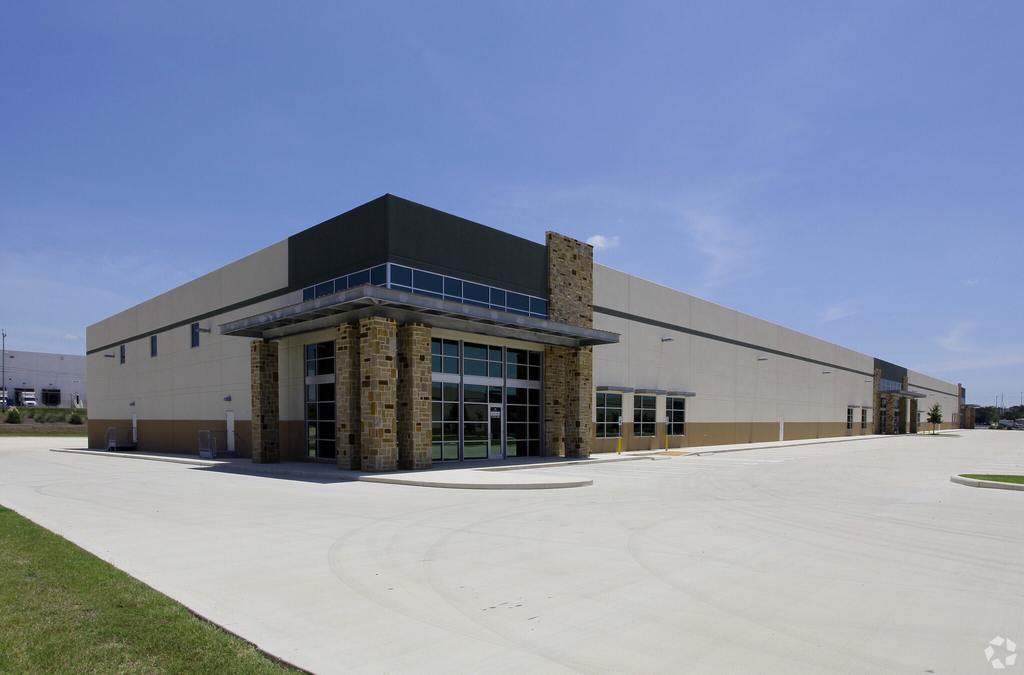5500 Mid Cities, Schertz, TX à louer Photo de l’immeuble– Image 1 sur 7