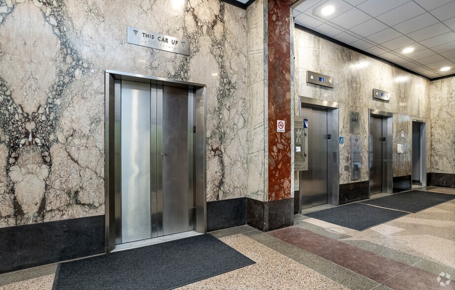 10-22 E Main St, Rochester, NY à louer - Hall d’entrée – Image 3 sur 14