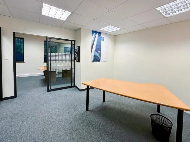 Bureau dans Lissieu à louer - Photo intérieure – Image 3 sur 6