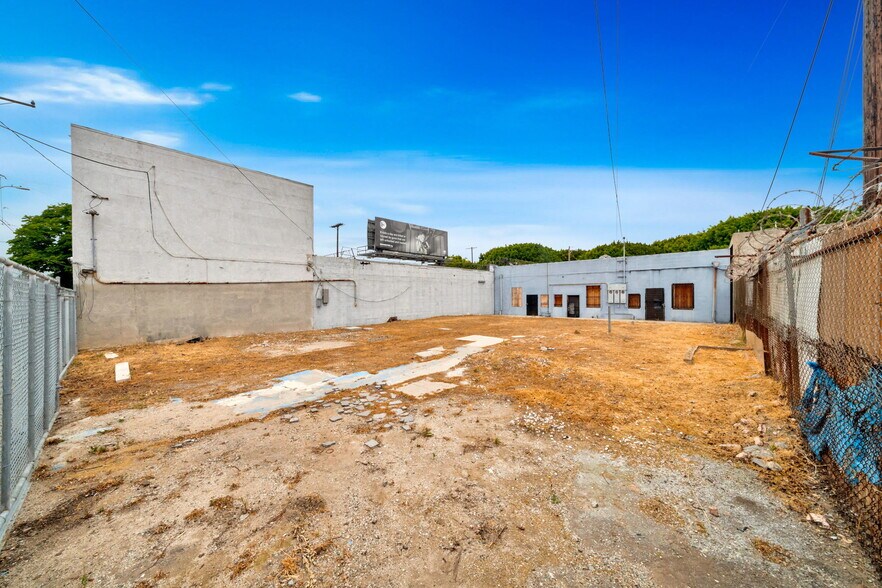 8915 S Vermont Ave, Los Angeles, CA à vendre - Photo de l’immeuble – Image 3 sur 11
