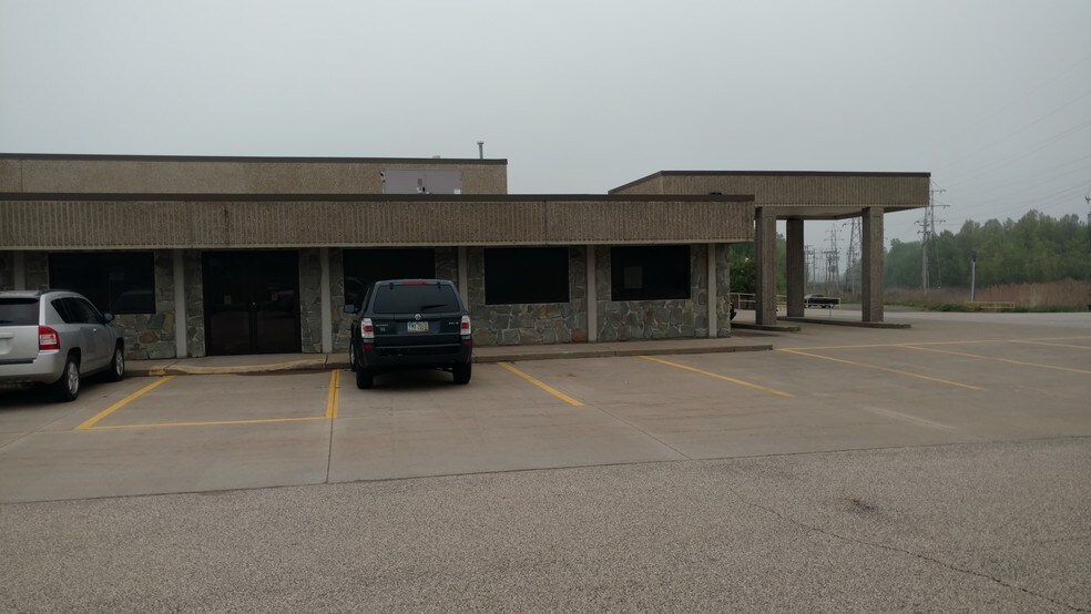 2525-2549 S Ridge Rd E, Ashtabula, OH à louer - Photo principale – Image 1 sur 3