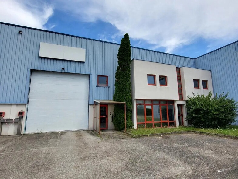 9 Rue Jean Rostand, Genas à louer - Photo de l’immeuble – Image 2 sur 7