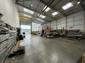 Midleton Industrial Estate Rd, Guildford à louer Photo intérieure– Image 1 sur 3