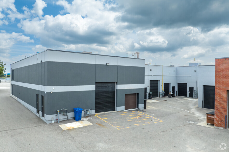 410 Chrislea Rd, Vaughan, ON à louer - Photo de l’immeuble – Image 3 sur 4