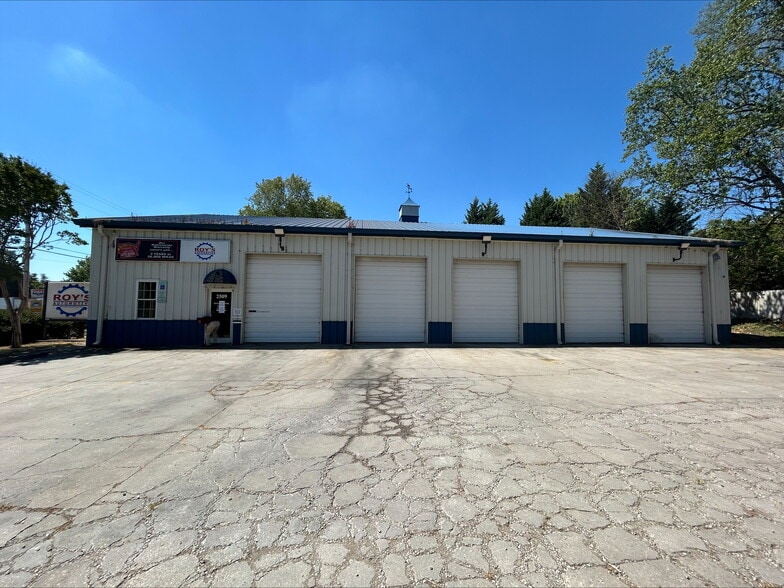 2509 Fairview St, Greensboro, NC à louer - Photo principale – Image 1 sur 5