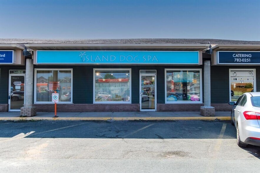 1429 Topsail Rd, Paradise, NL à vendre - Photo de l’immeuble – Image 2 sur 9