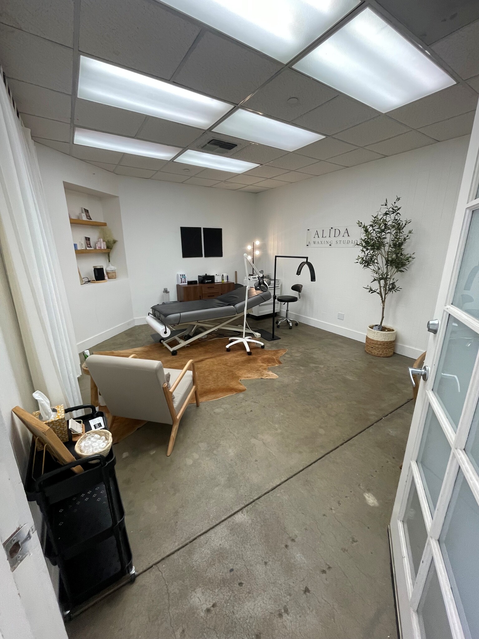 765 Baker St, Costa Mesa, CA à louer Photo intérieure– Image 1 sur 2