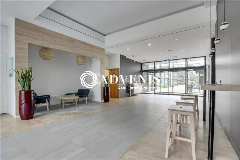 Bureau dans Noisy-le-Grand à louer - Photo de l’immeuble – Image 2 sur 10