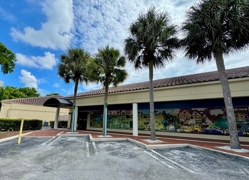 15503-15509 Bull Run Rd, Hialeah, FL à louer - Photo de l’immeuble – Image 2 sur 4