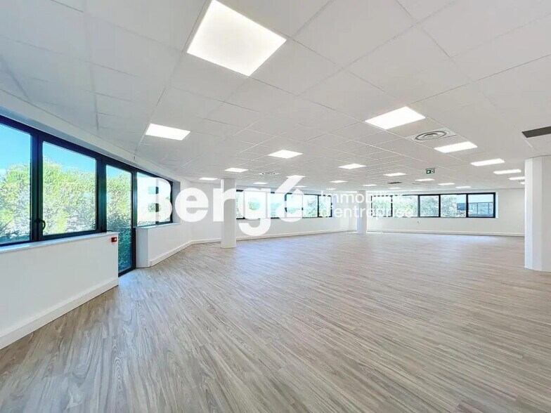 Bureau dans SOPHIA ANTIPOLIS à louer - Photo de l’immeuble – Image 2 sur 14