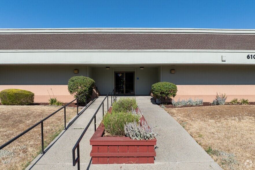 6105 Snell Blvd, San Jose, CA à louer - Photo de l’immeuble – Image 2 sur 5