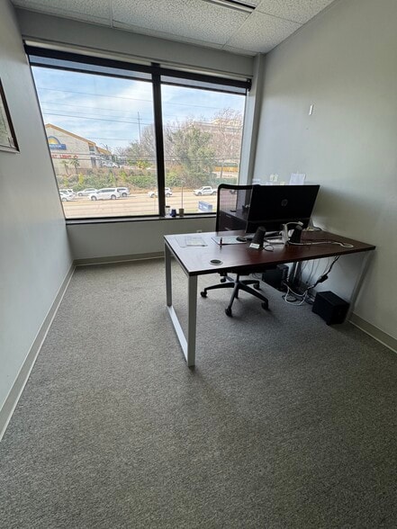 3200 Wake Forest Rd, Raleigh, NC à louer - Photo intérieure – Image 2 sur 6