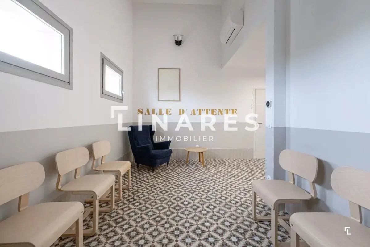 Bureau dans Marseille à louer Photo de l’immeuble– Image 1 sur 10