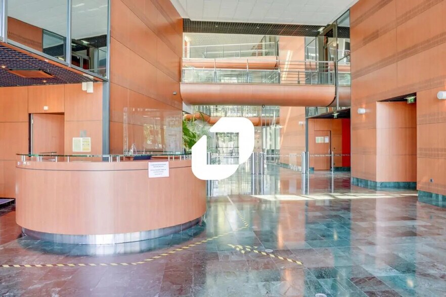 Bureau dans Rosny-sous-Bois à louer - Photo de l’immeuble – Image 1 sur 4