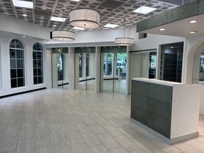 26795-26851 S Bay Dr, Bonita Springs, FL à louer Photo intérieure– Image 1 sur 8