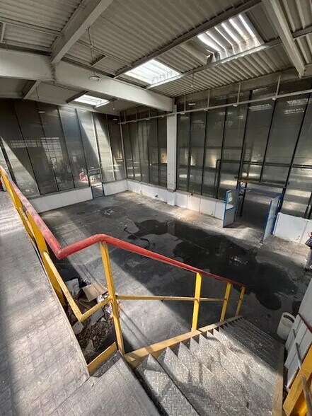 Industriel/Logistique dans Saint-Priest à louer - Photo de l’immeuble – Image 3 sur 9