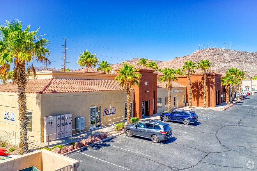 220 E Horizon Dr, Henderson, NV à louer - Photo principale – Image 1 sur 37