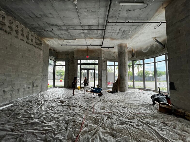 301 1st St S, Saint Petersburg, FL à louer - Photo intérieure – Image 3 sur 4