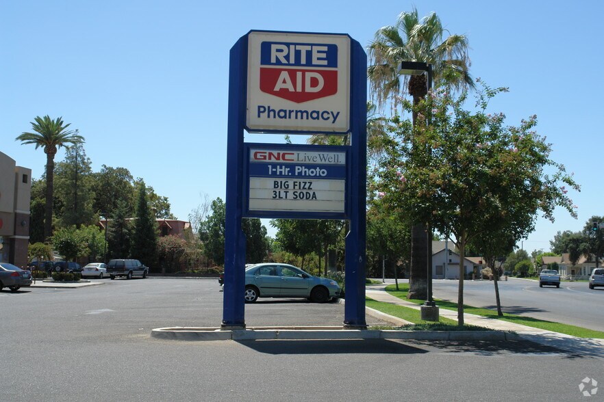 66 W Morton Ave, Porterville, CA à louer - Photo de l’immeuble – Image 3 sur 14