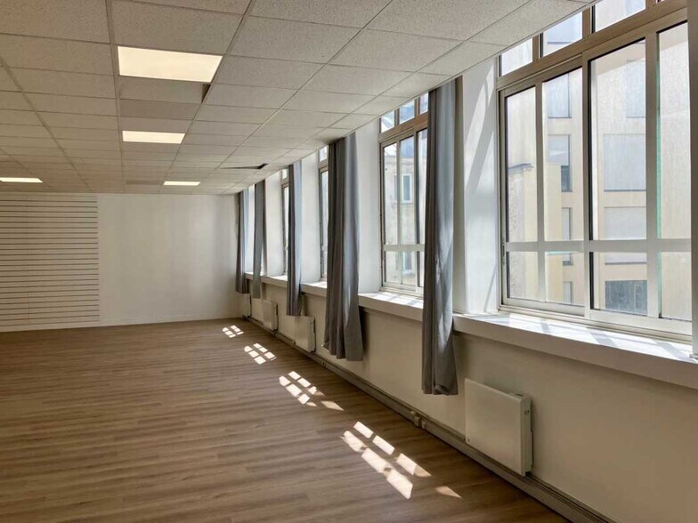 Bureau dans Paris à louer - Photo intérieure – Image 2 sur 8