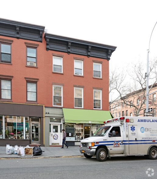 162 Court St, Brooklyn, NY à vendre - Photo de l’immeuble – Image 3 sur 6