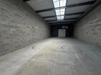 Plus de détails pour Local d'activités à louer