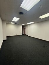 110 E Schiller St, Elmhurst, IL à louer Photo intérieure– Image 2 sur 6