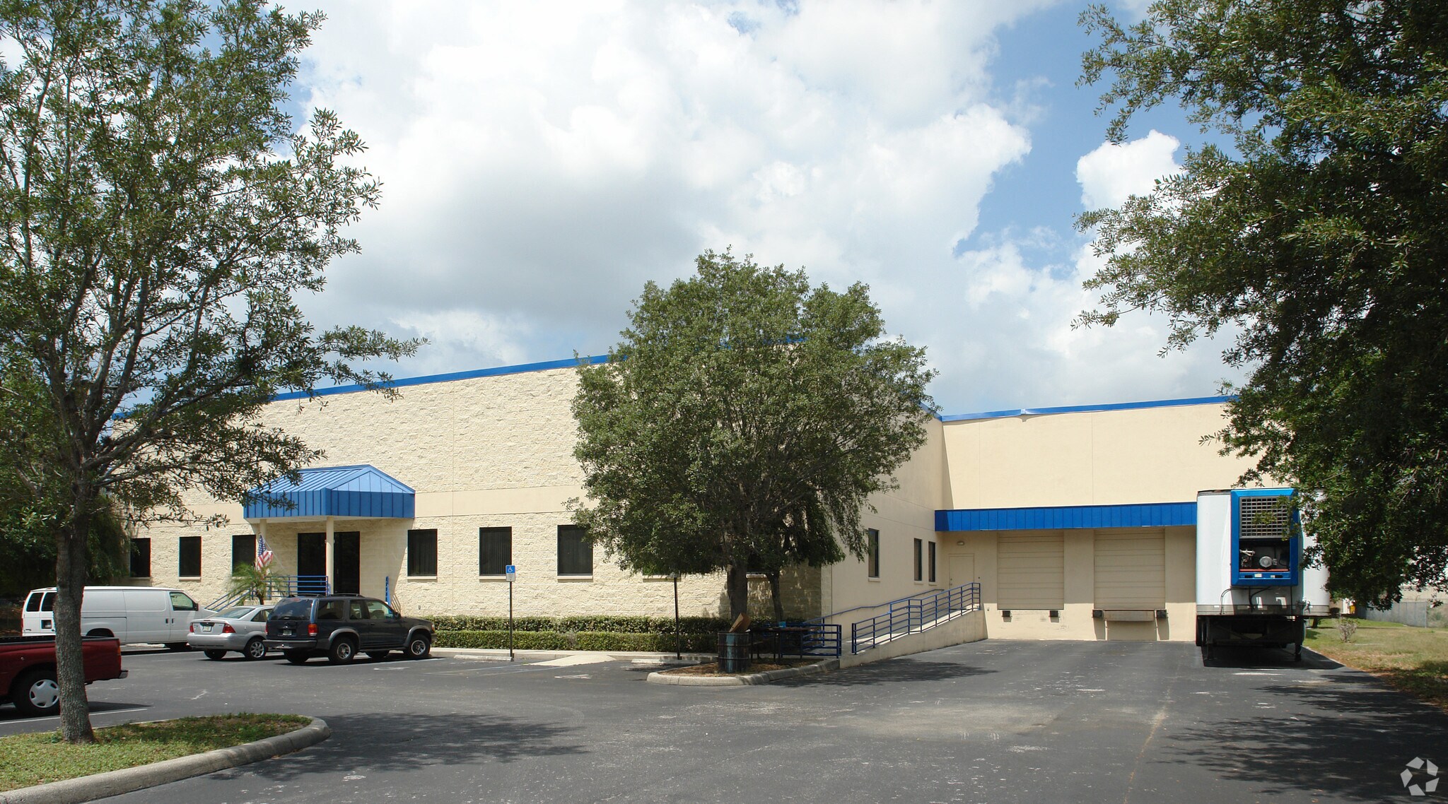 5009 Tampa West Blvd, Tampa, FL à vendre Photo principale– Image 1 sur 5