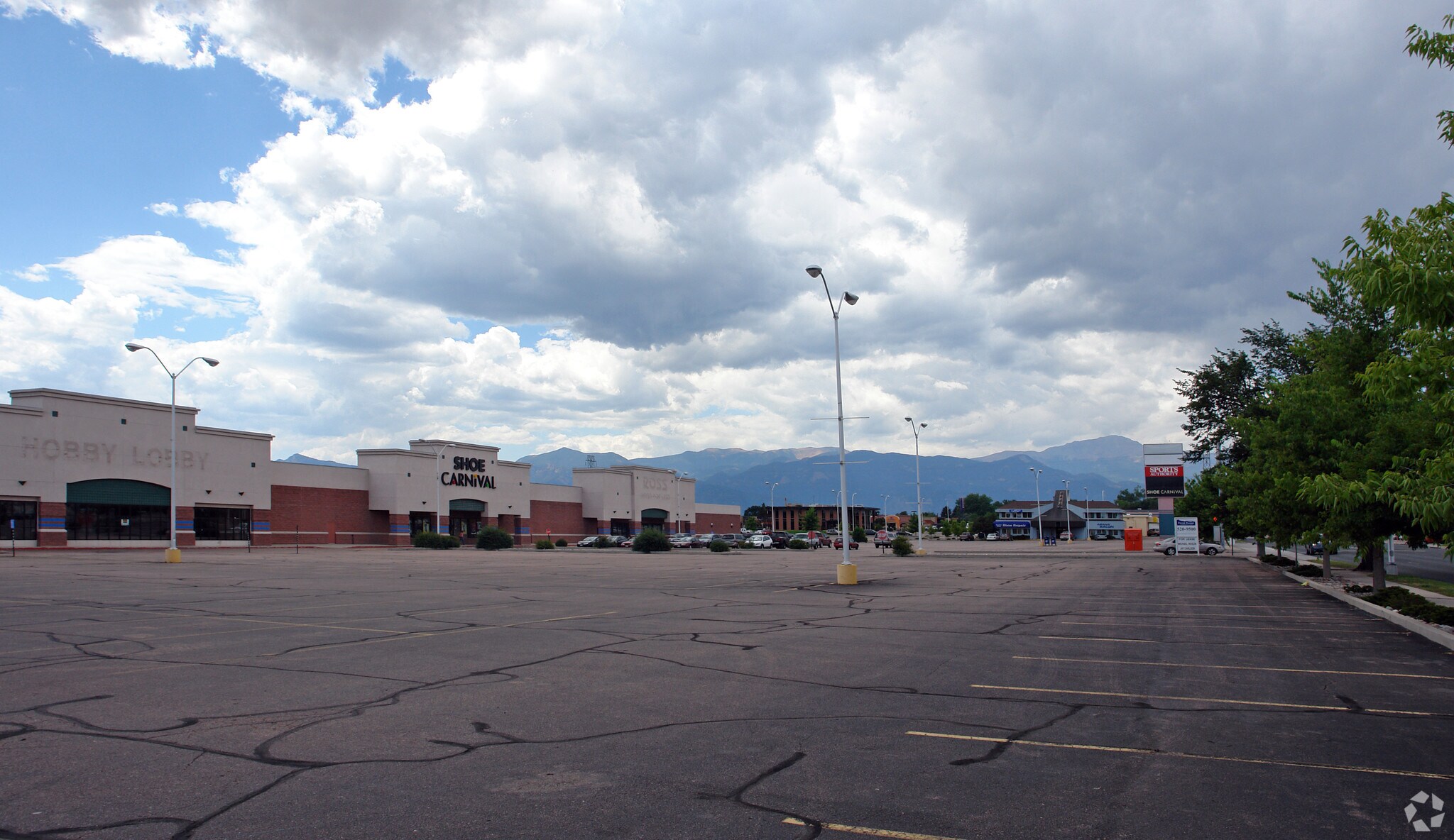 1305-1409 N Academy Blvd, Colorado Springs, CO à louer Photo principale– Image 1 sur 17