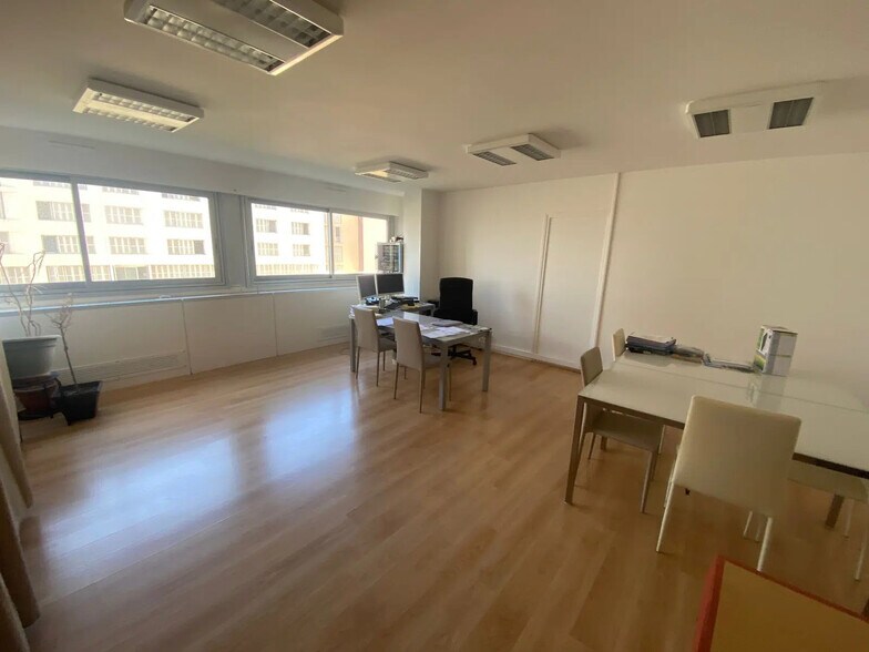 15 Avenue Robert Schuman, Marseille à louer - Photo de l’immeuble – Image 3 sur 6