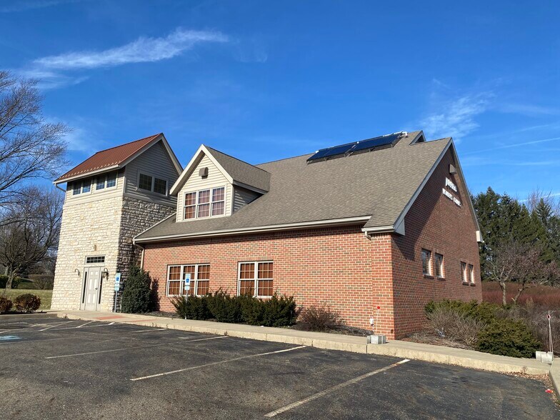4601 Everhard Rd NW, Canton, OH à louer - Photo principale – Image 1 sur 22