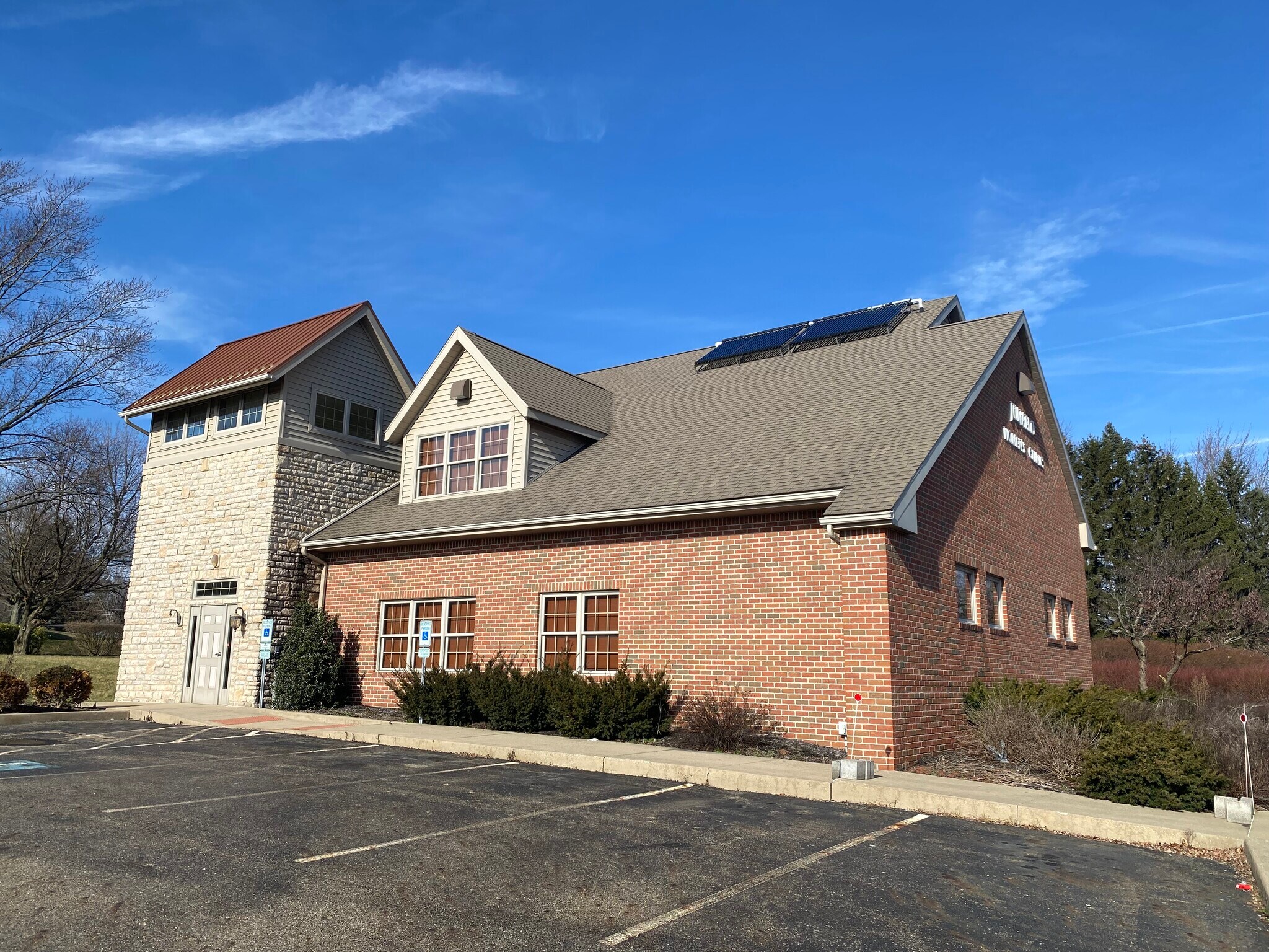 4601 Everhard Rd NW, Canton, OH à louer Photo principale– Image 1 sur 23