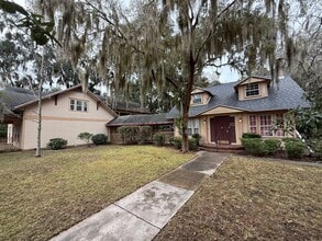 2618 NW 6th dr, Gainesville, FL à louer Photo intérieure– Image 1 sur 1